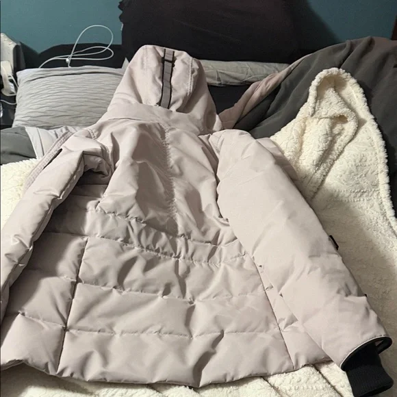 Canada Goose Black and White Jacket worn once. - Picture 6 of 6